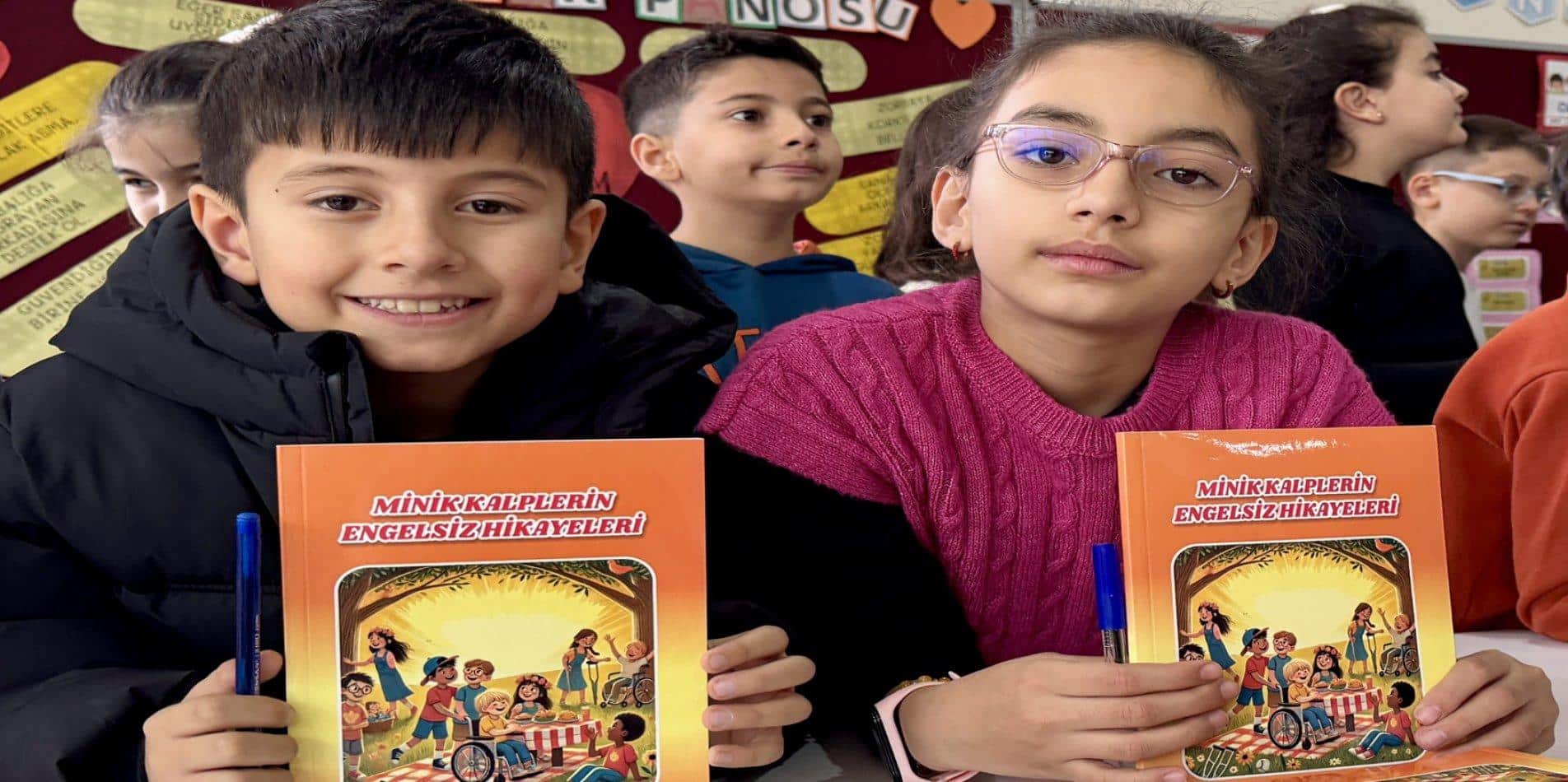 Kırşehir'de İlkokul Öğrencilerinin Engelli Bireylere Yönelik Yazdığı Kitabın Geliriyle 32 Tekerlekli Sandalye Alındı